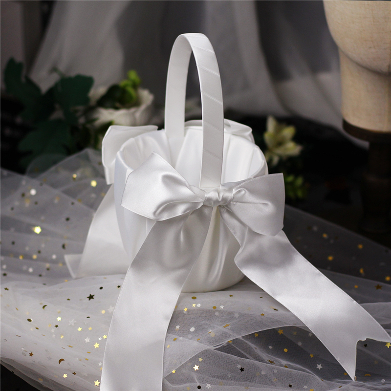 White Flower Girls Basket Pear - Wedding Hampers 리뷰 및 가격